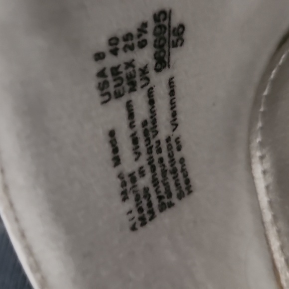 Fioni White Faux Leather Peep Toe Heels - Picture 5 of 8